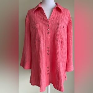 CJ BANKS STRETCH KRINLE STYLE BUTTON DOWN BLOUSE. SALMON SZ 1X